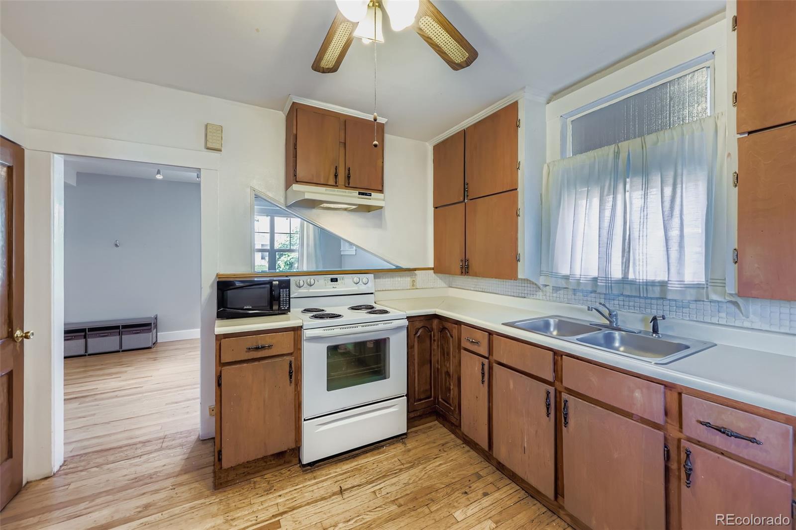 MLS Image #11 for 3334 n madison street,denver, Colorado