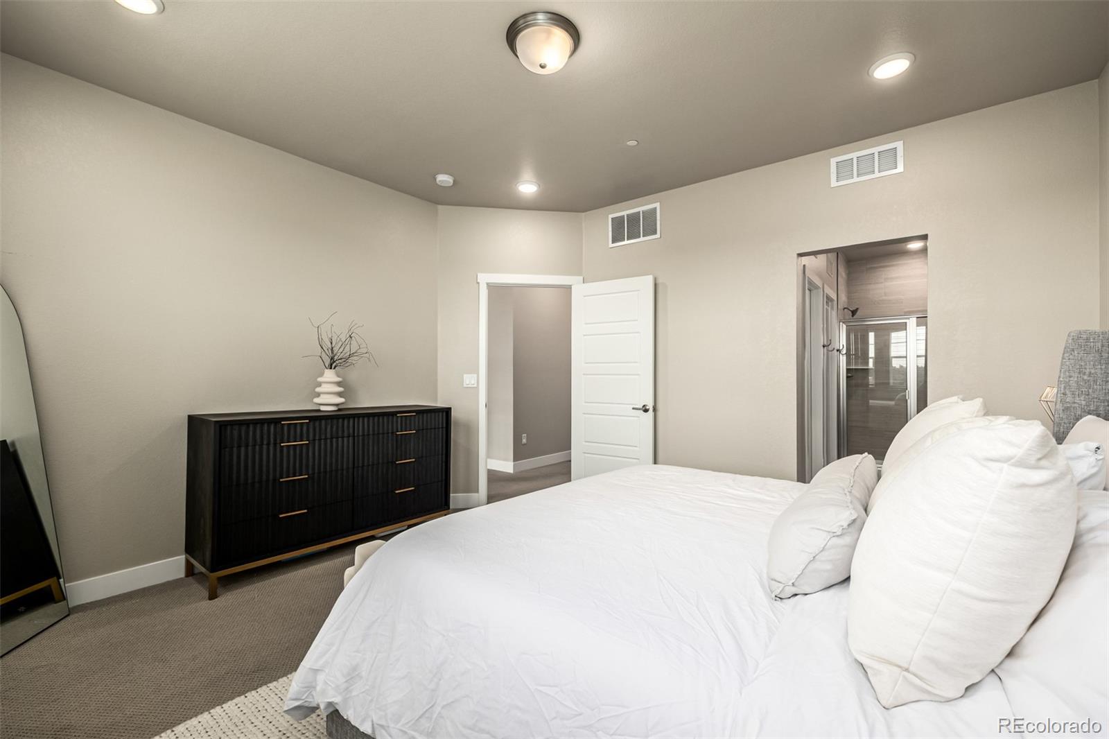 MLS Image #15 for 1575 w 68th avenue,denver, Colorado