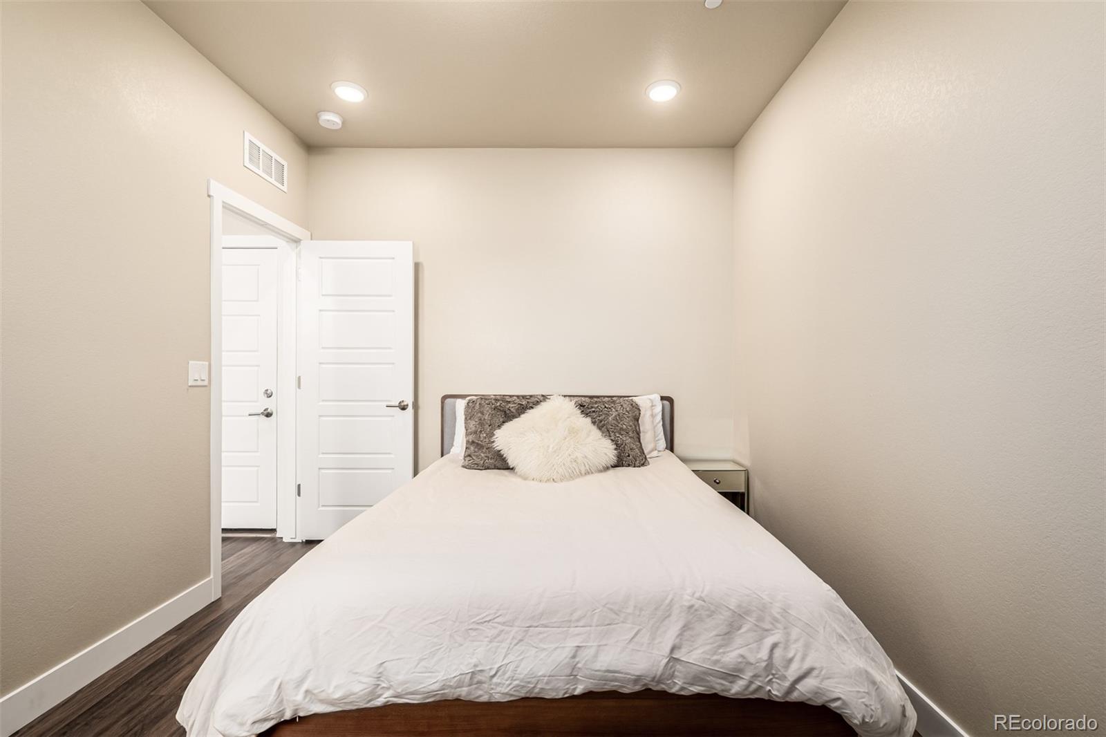 MLS Image #18 for 1575 w 68th avenue,denver, Colorado