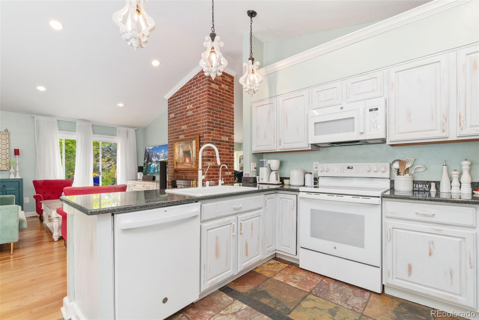 MLS Image #5 for 8200 s locust way,centennial, Colorado