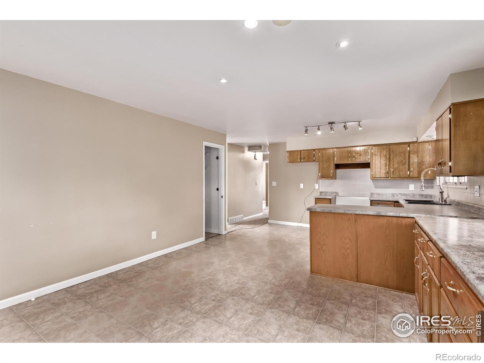 MLS Image #6 for 6131  wolff street,arvada, Colorado