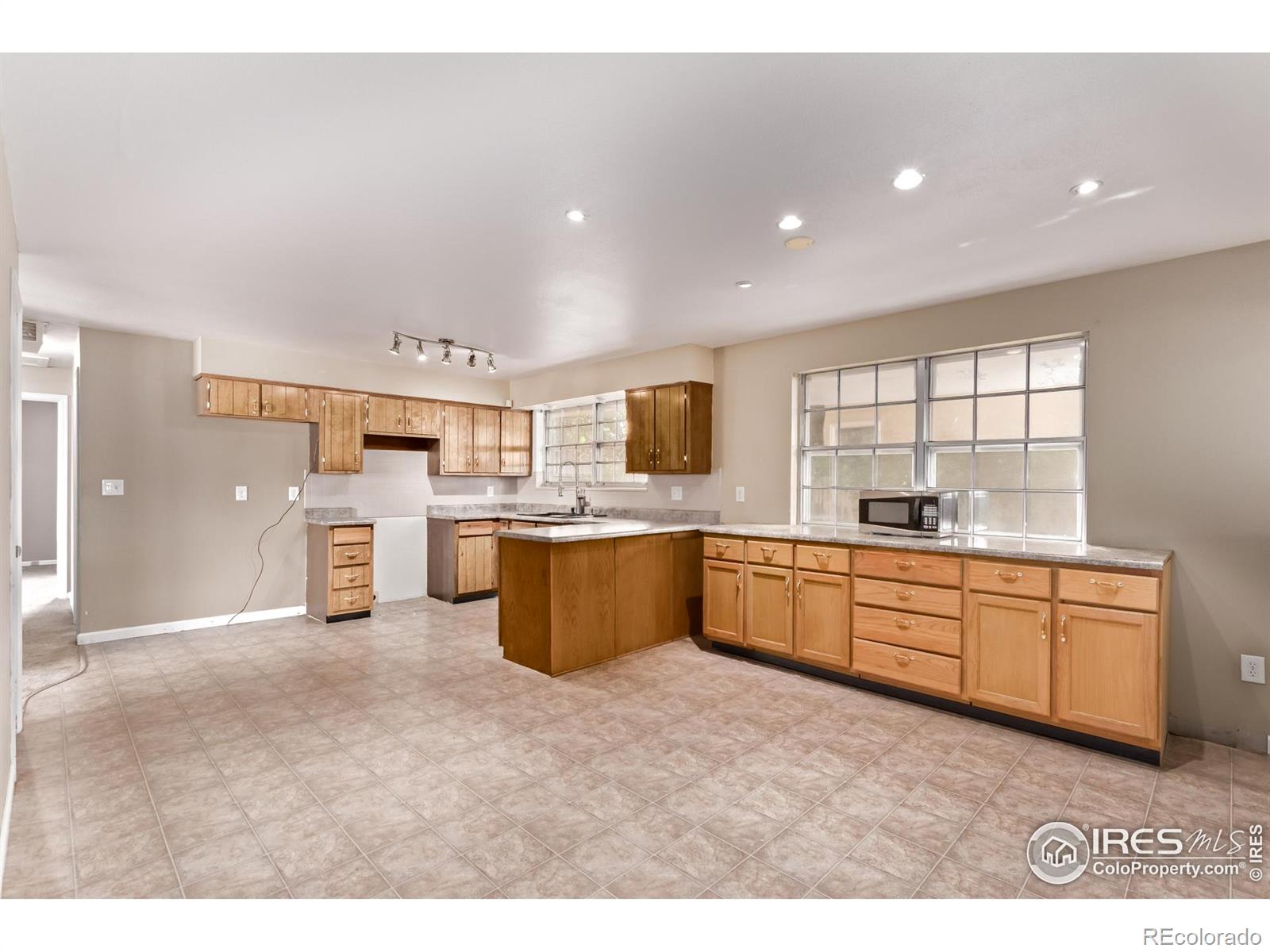 MLS Image #7 for 6131  wolff street,arvada, Colorado