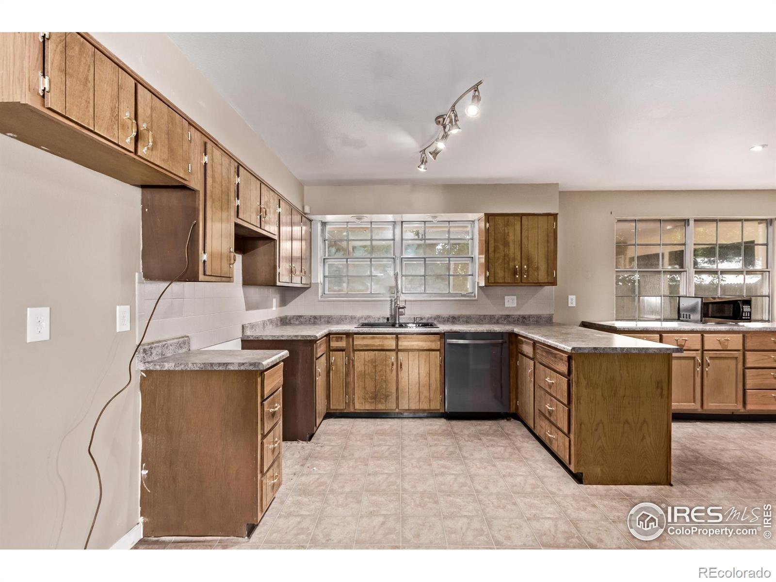 MLS Image #8 for 6131  wolff street,arvada, Colorado