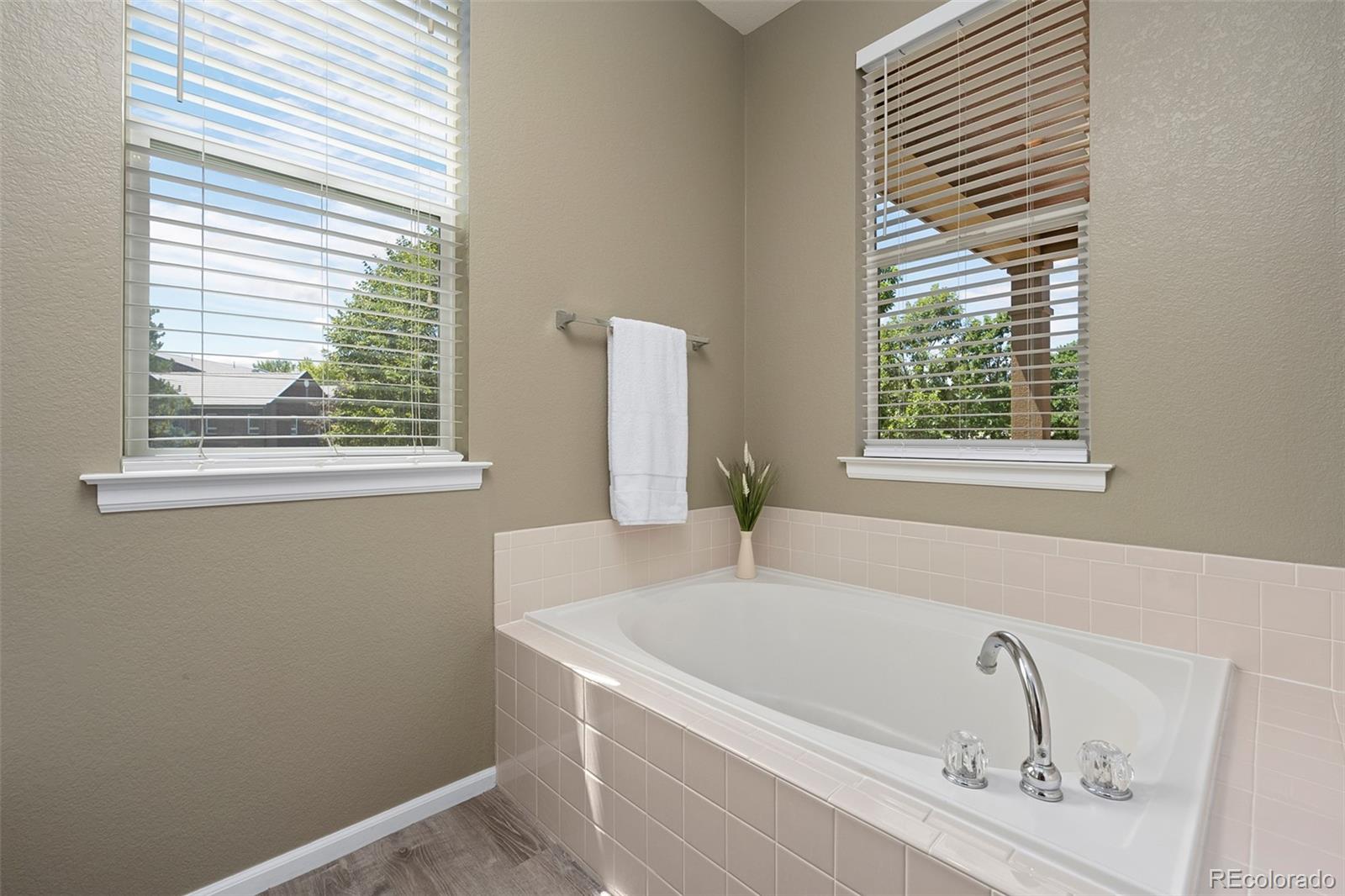 MLS Image #24 for 9599  cedarhurst lane,highlands ranch, Colorado
