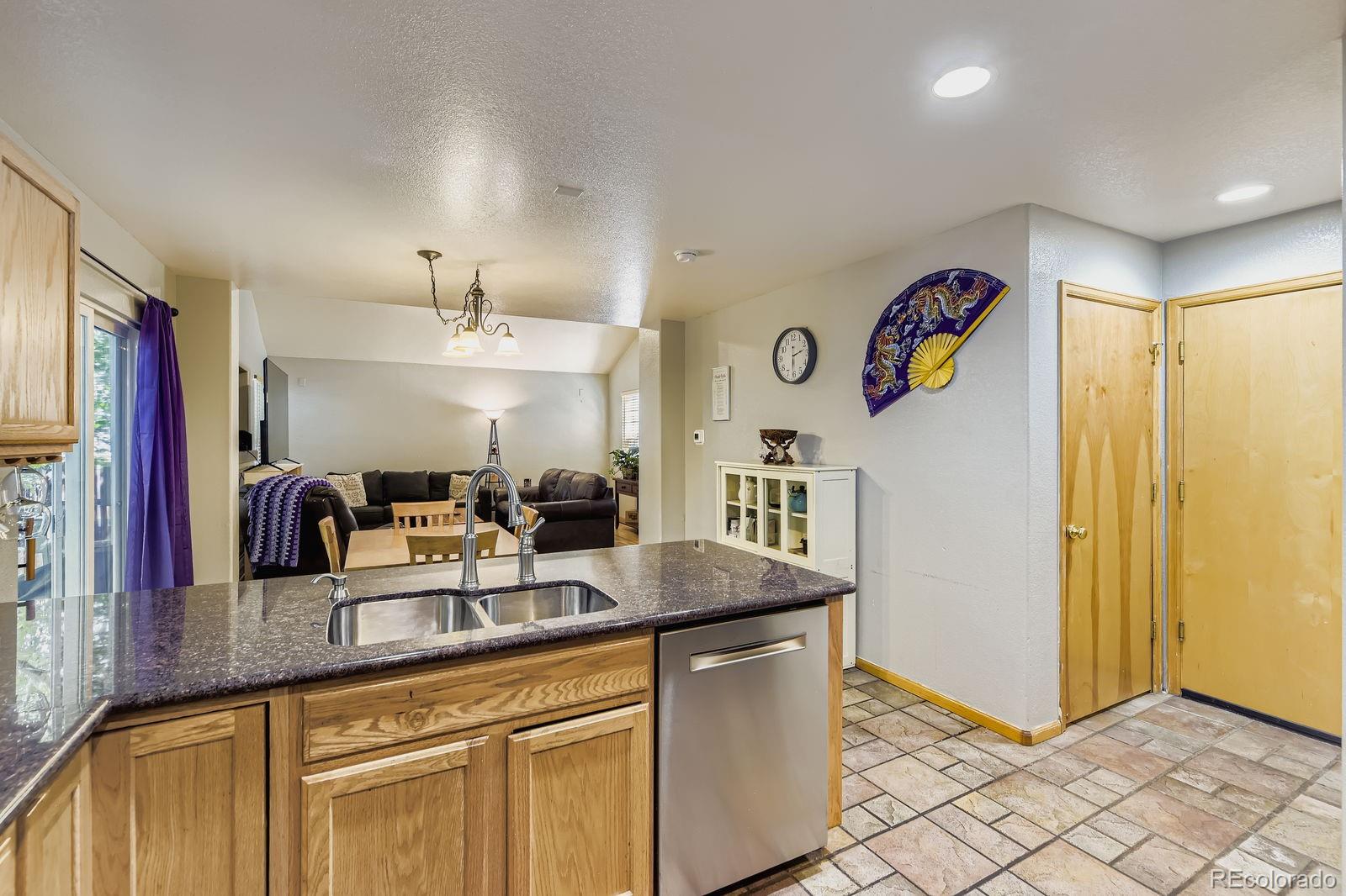 MLS Image #10 for 3925 w kenyon avenue,denver, Colorado