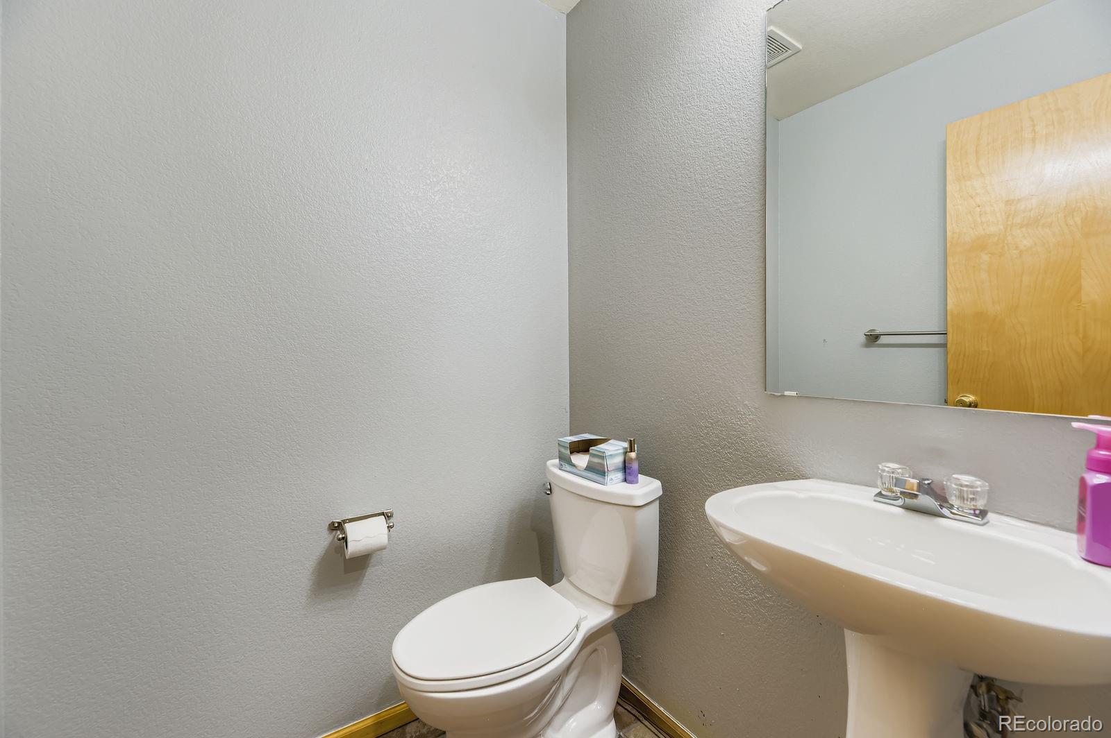 MLS Image #13 for 3925 w kenyon avenue,denver, Colorado