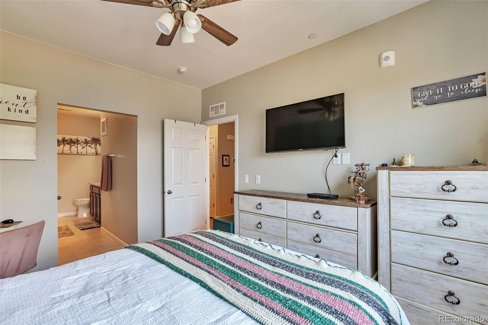 MLS Image #19 for 9981 w victoria place,littleton, Colorado