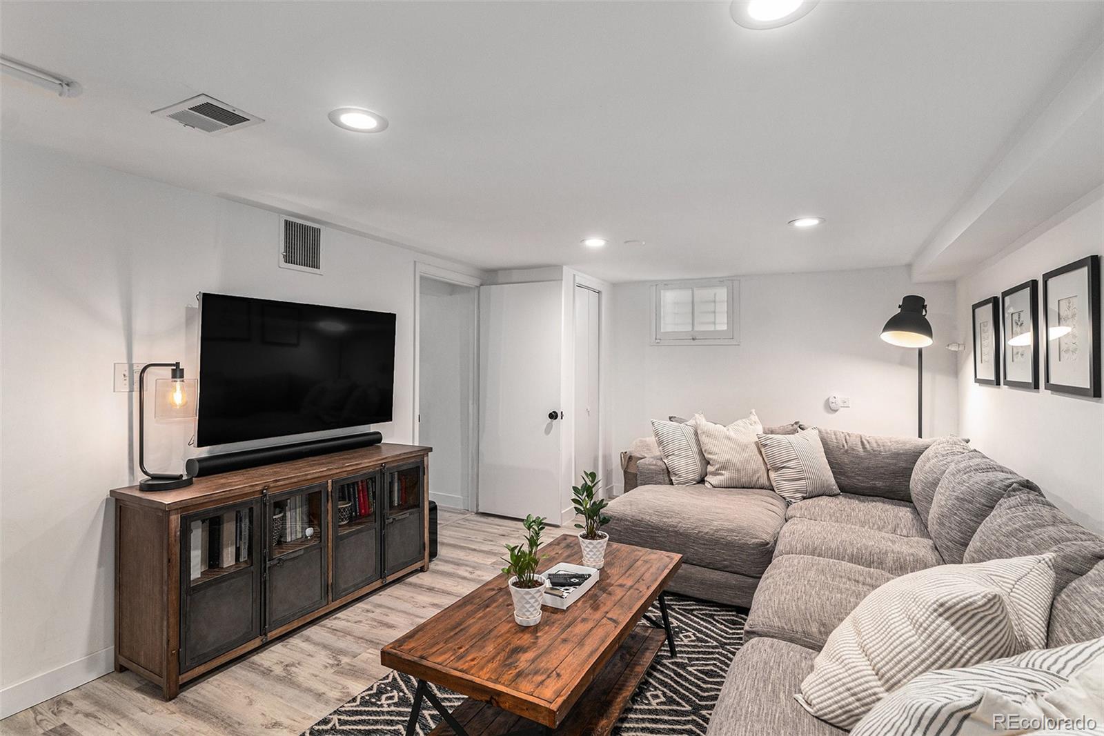 MLS Image #17 for 1100  ivanhoe street,denver, Colorado