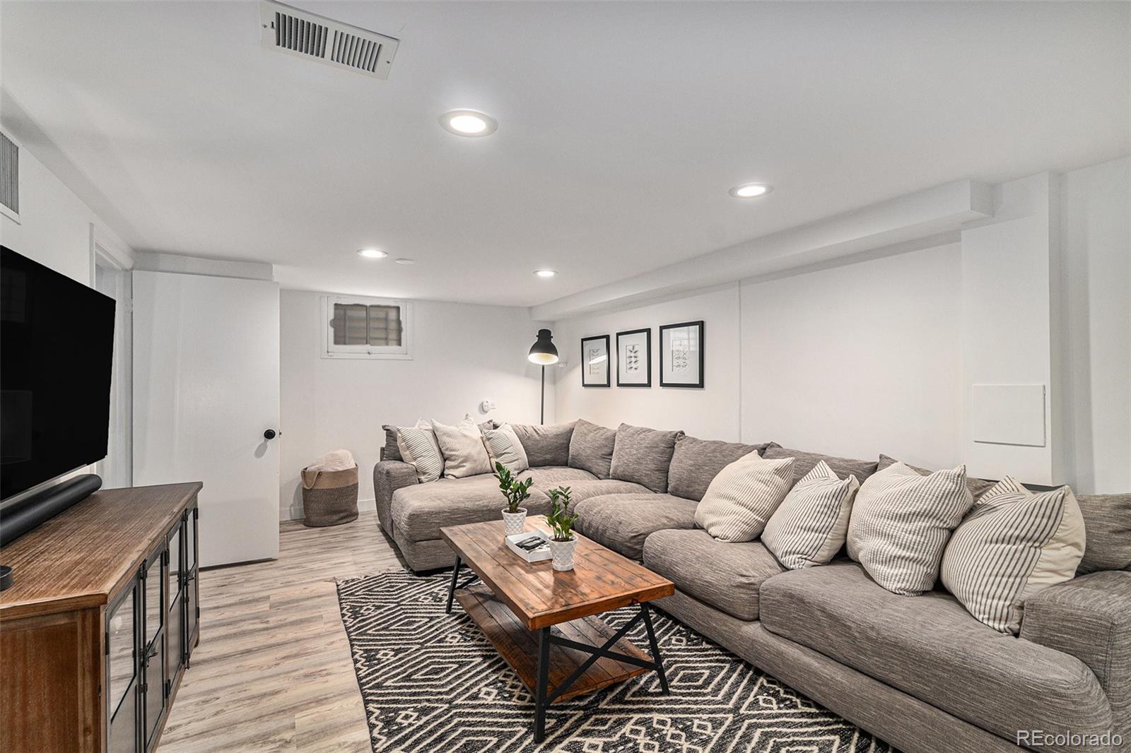 MLS Image #18 for 1100  ivanhoe street,denver, Colorado