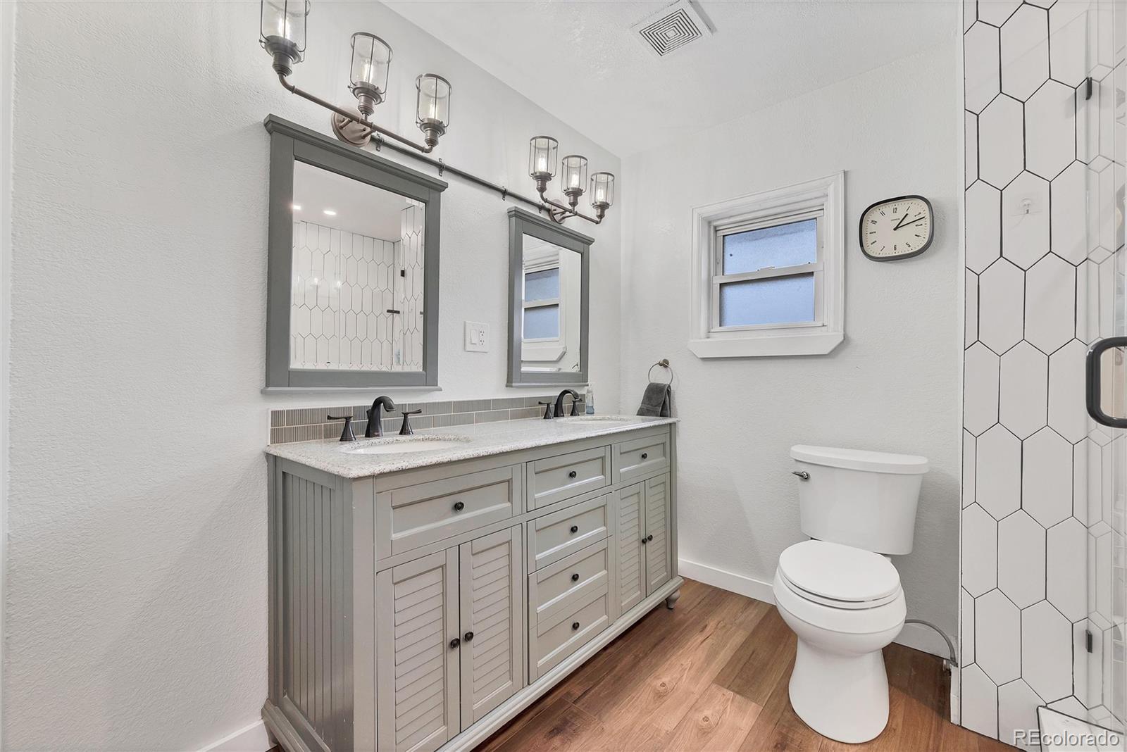 MLS Image #12 for 512 s perry street,denver, Colorado