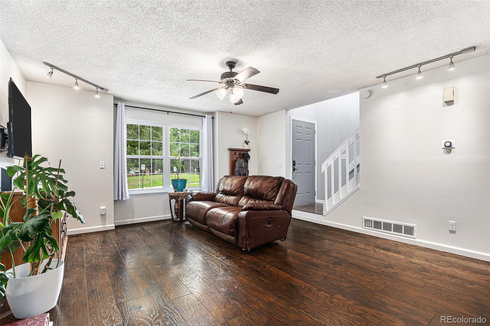 MLS Image #4 for 1701 s pitkin street,aurora, Colorado