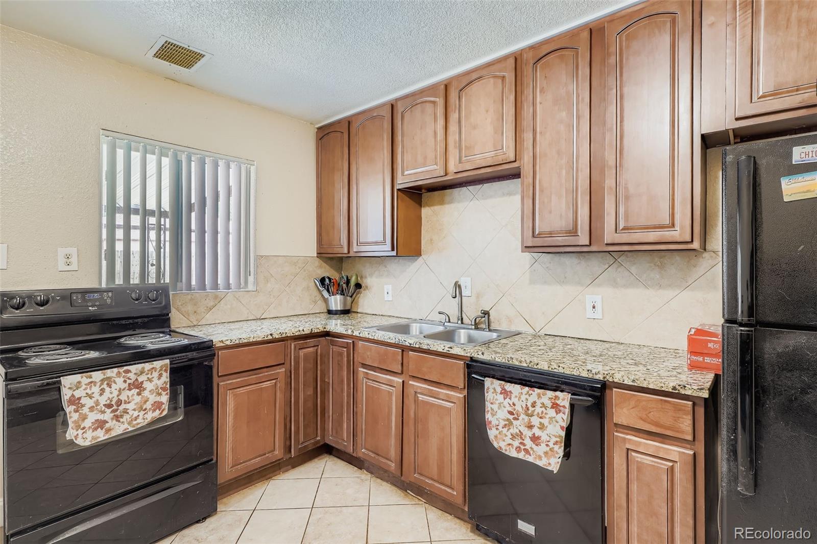 MLS Image #11 for 899  troy street,aurora, Colorado