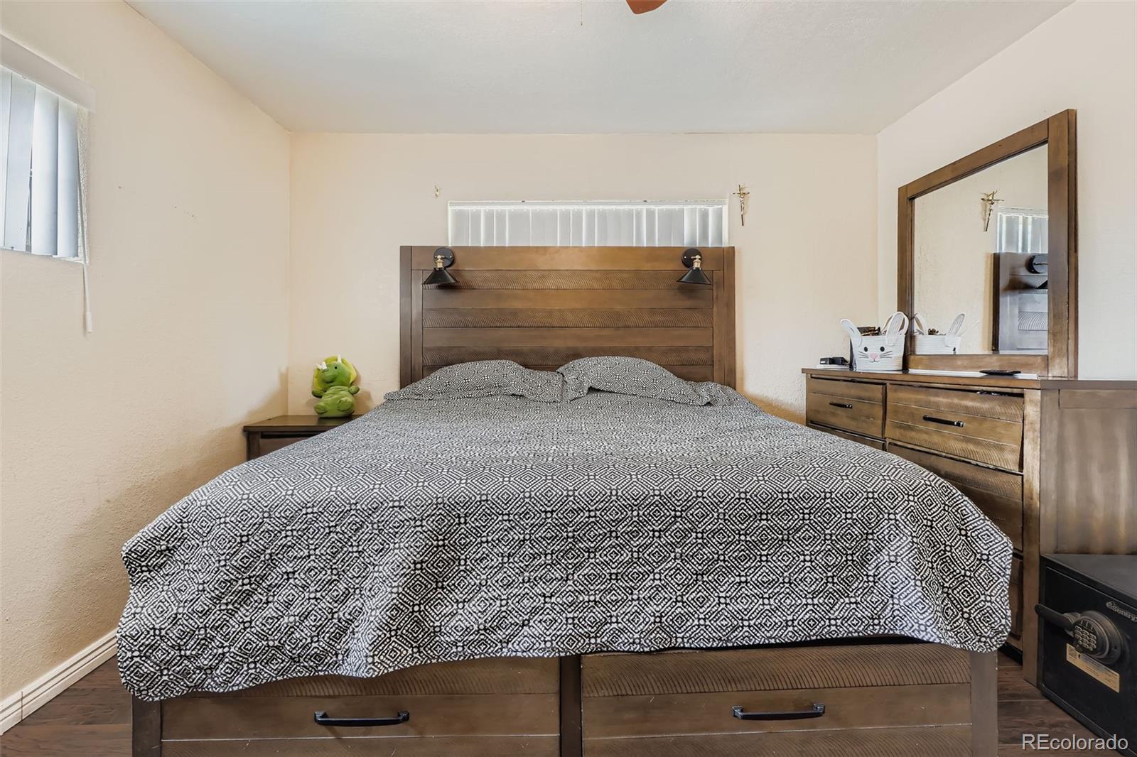 MLS Image #14 for 899  troy street,aurora, Colorado