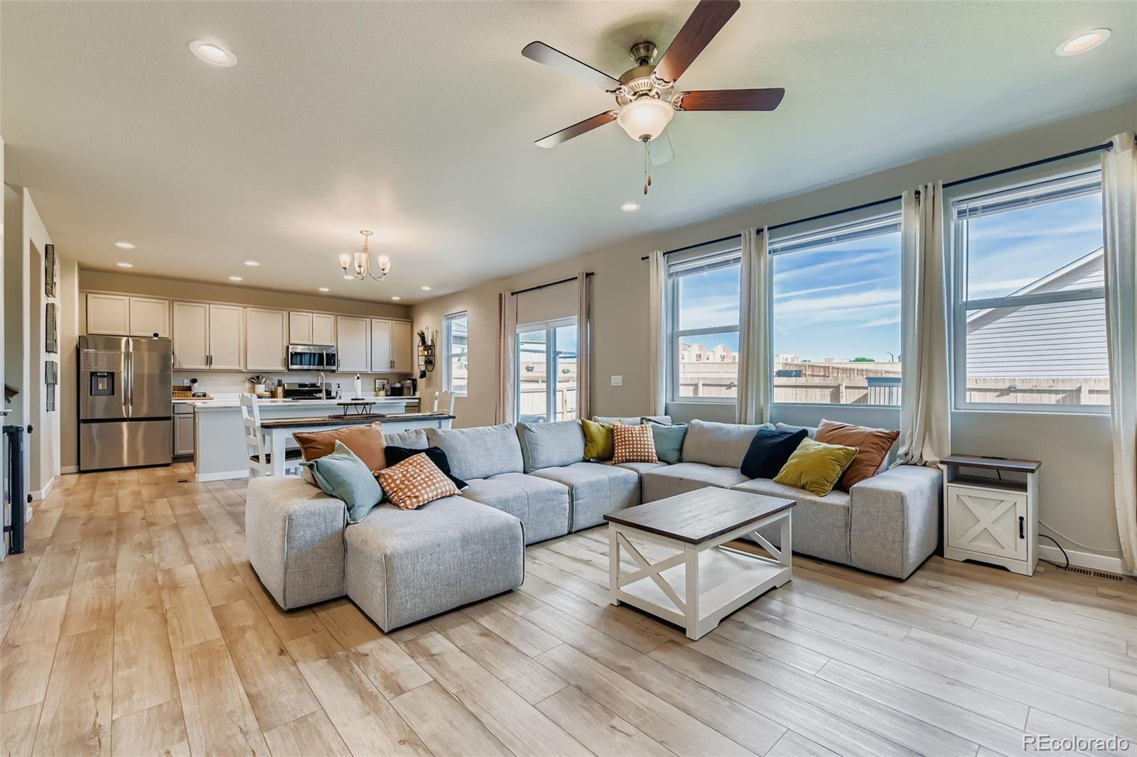 MLS Image #4 for 107  jacobs way,lochbuie, Colorado