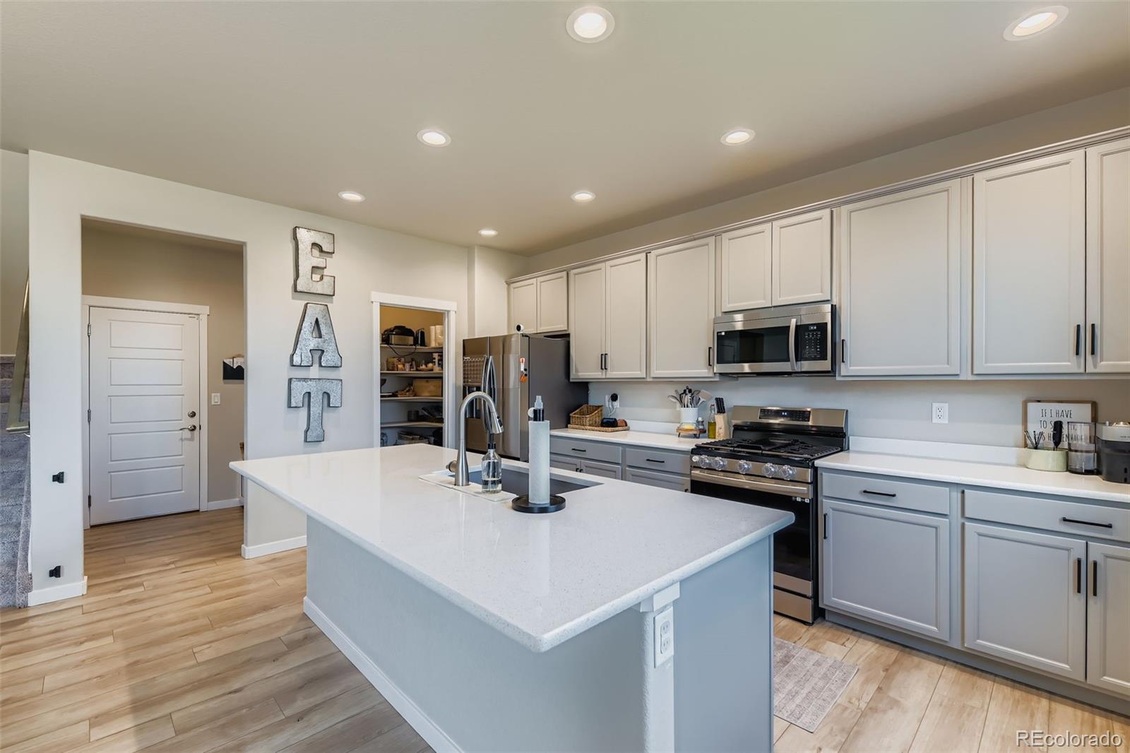 MLS Image #8 for 107  jacobs way,lochbuie, Colorado