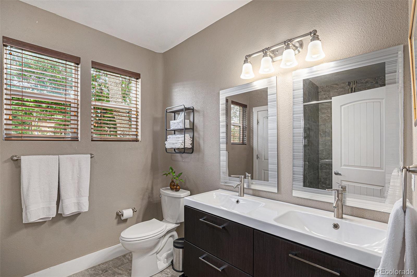 MLS Image #15 for 1220 n logan street,denver, Colorado