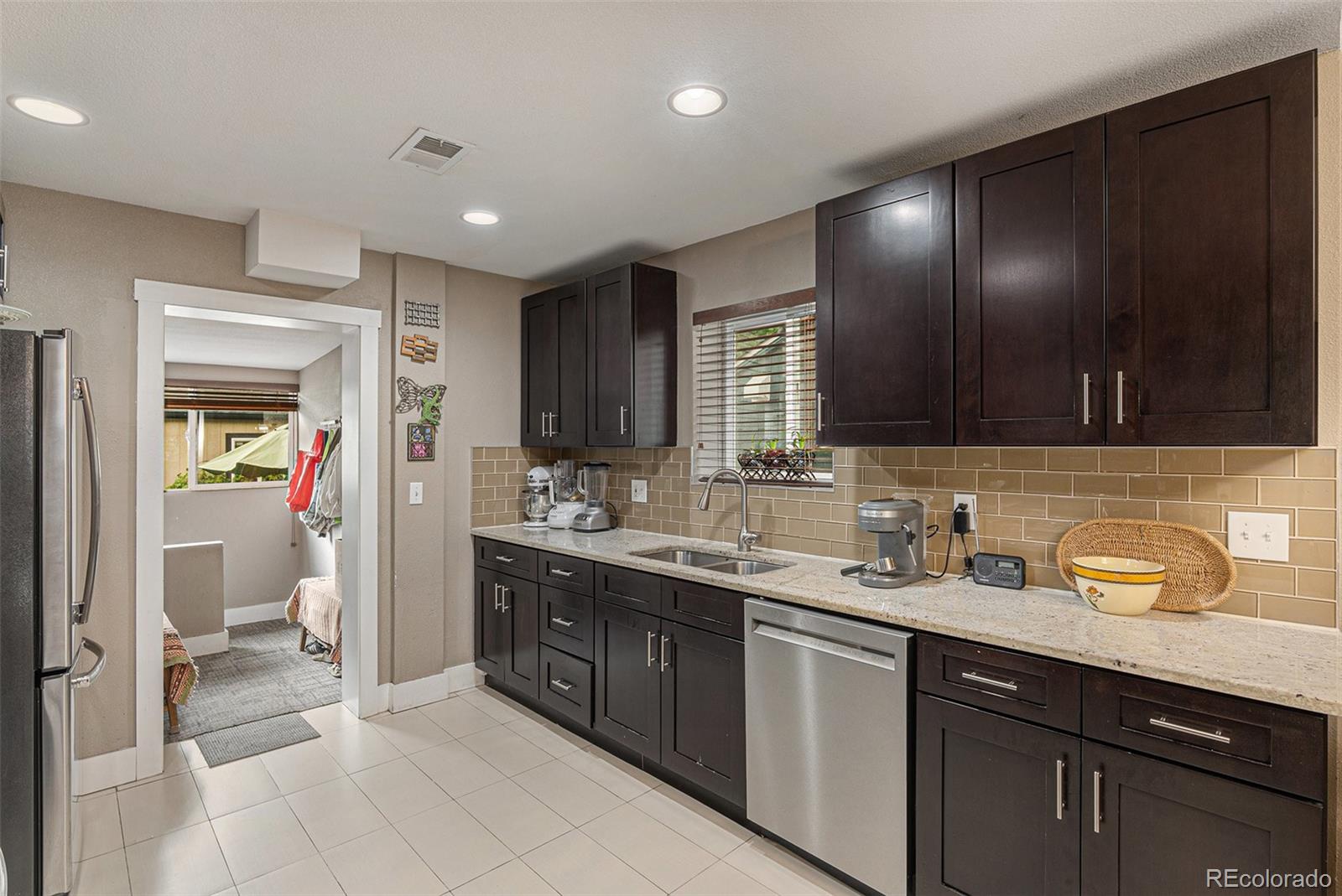 MLS Image #9 for 1220 n logan street,denver, Colorado