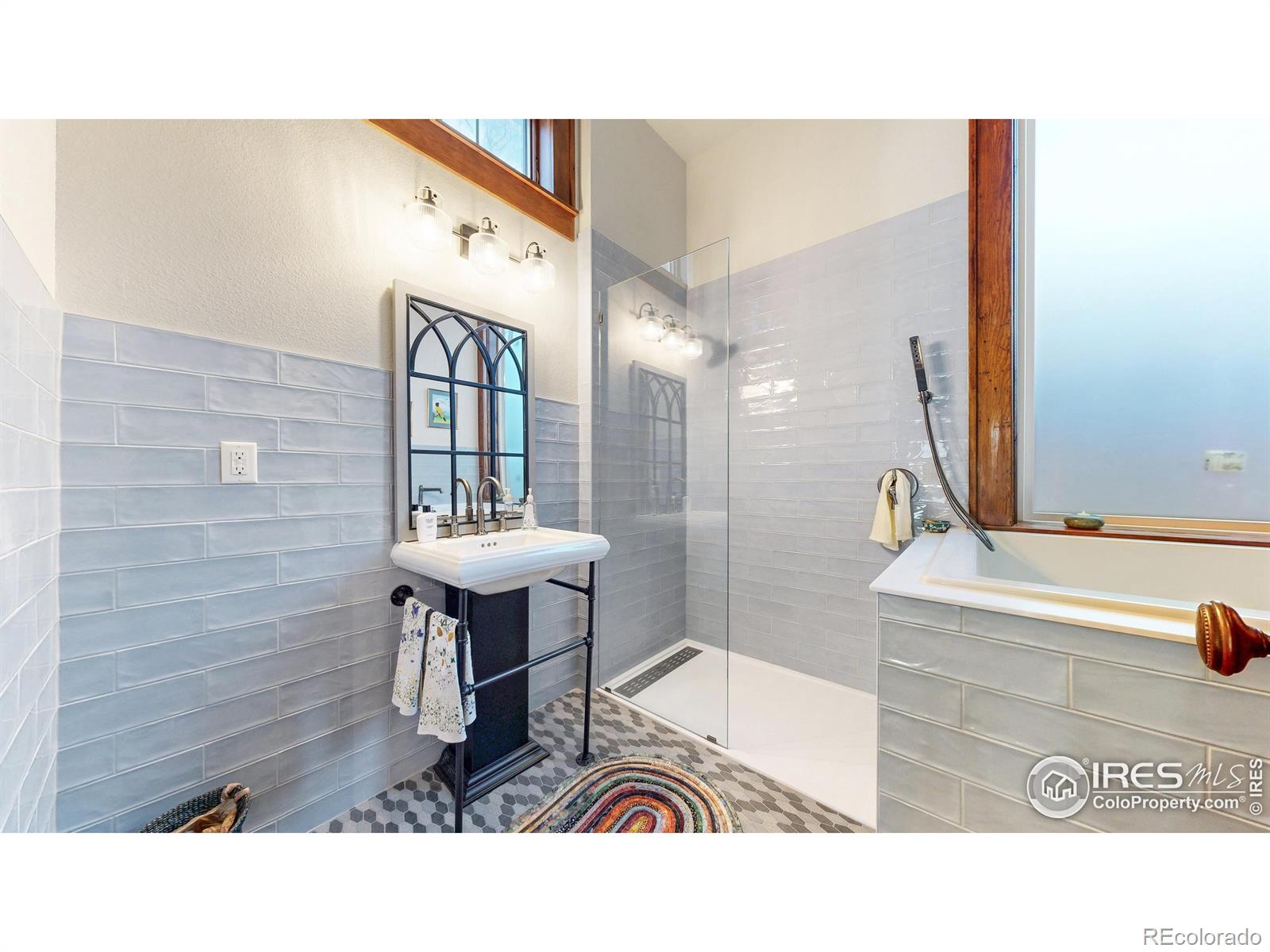 MLS Image #11 for 809  charlotte street,johnstown, Colorado
