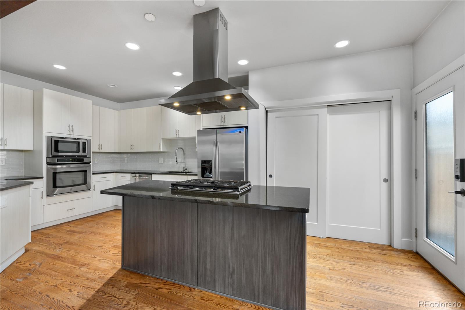 MLS Image #11 for 2047 n race street,denver, Colorado