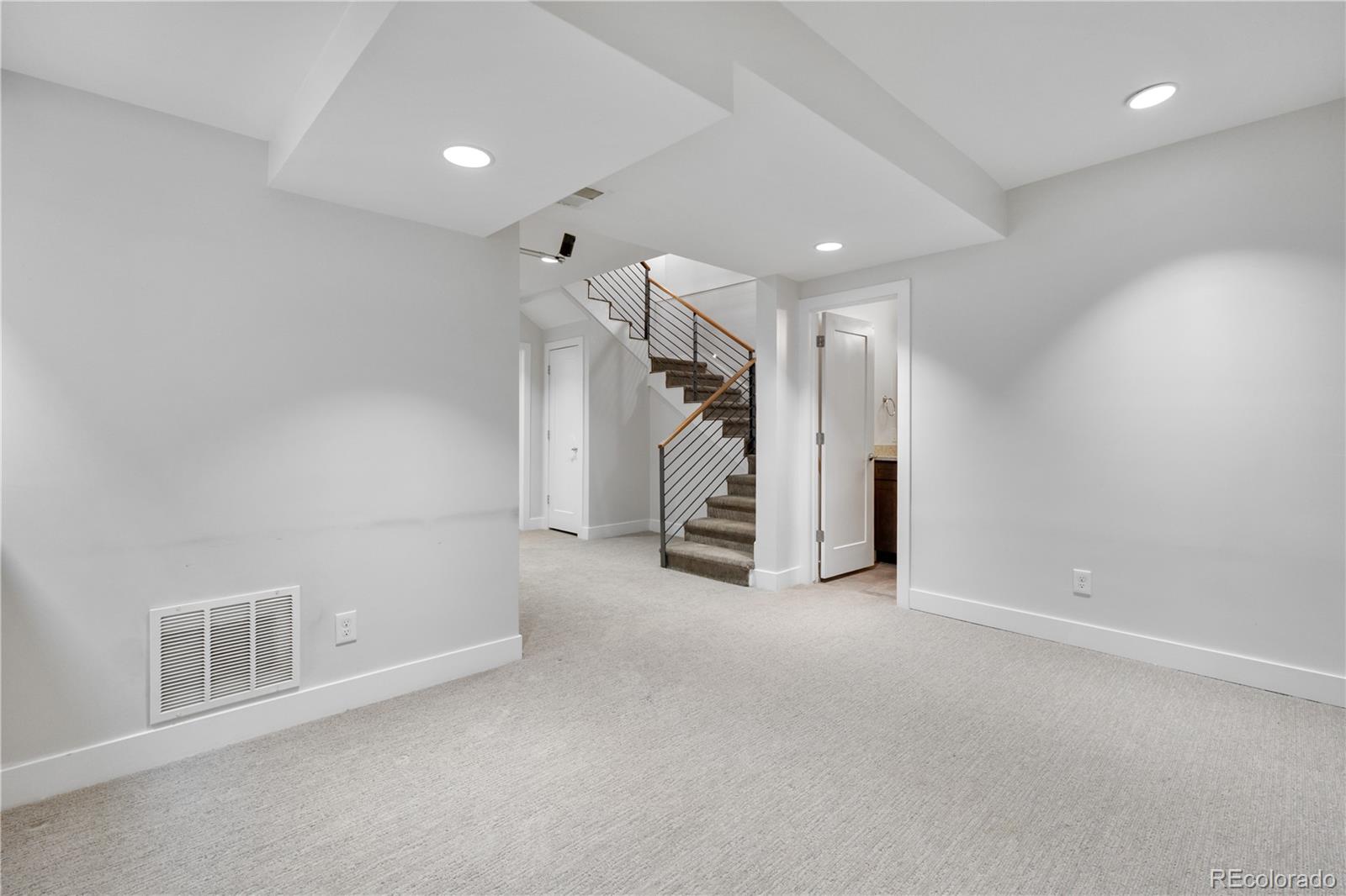 MLS Image #38 for 2047 n race street,denver, Colorado