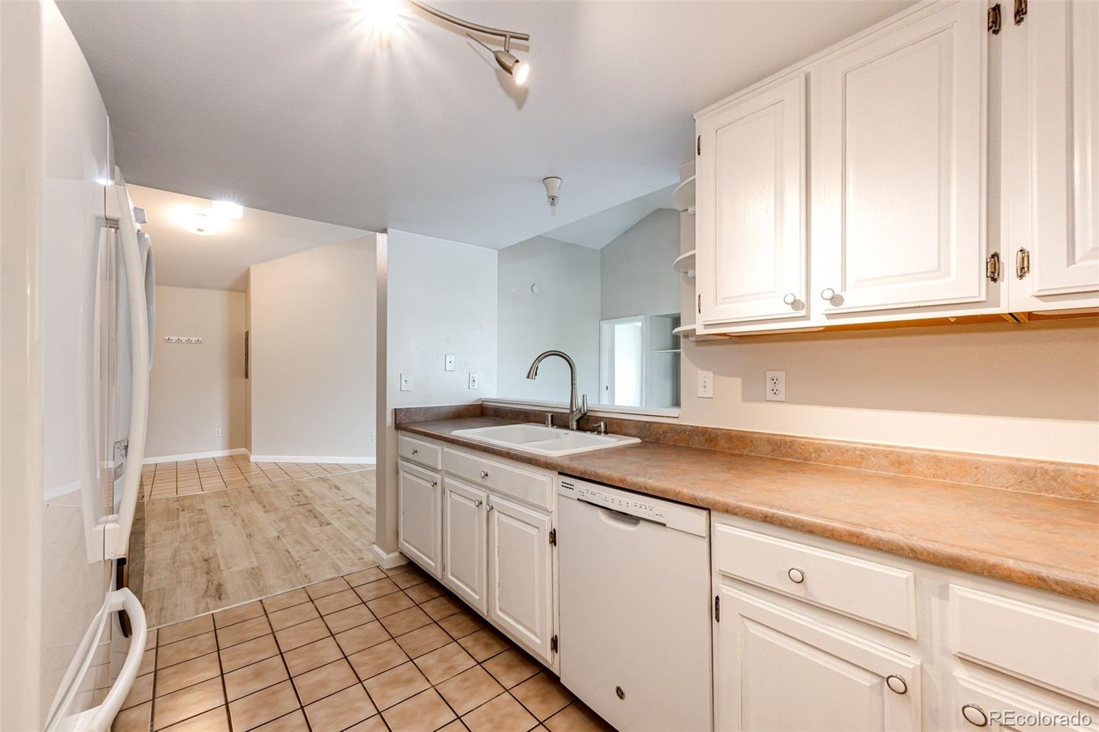 MLS Image #11 for 12233 w cross drive,littleton, Colorado
