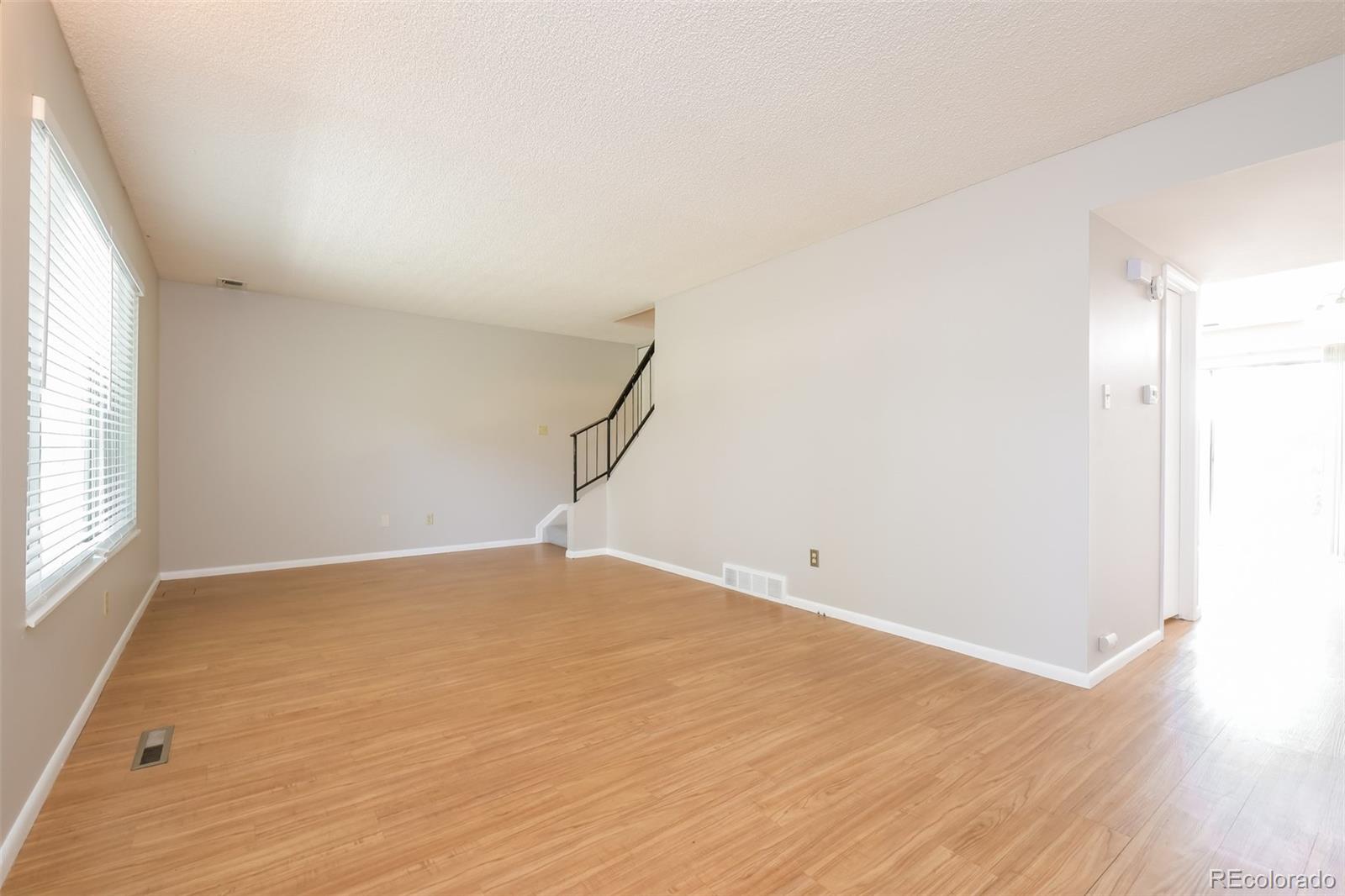 MLS Image #10 for 9054 e lehigh avenue,denver, Colorado