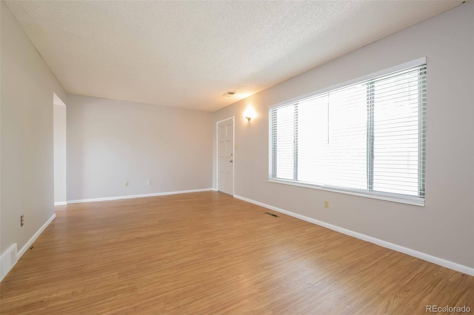 MLS Image #11 for 9054 e lehigh avenue,denver, Colorado
