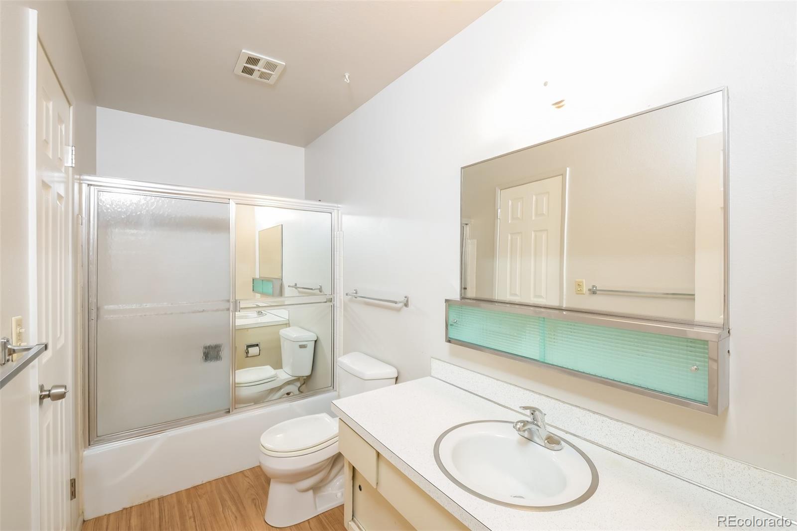 MLS Image #13 for 9054 e lehigh avenue,denver, Colorado