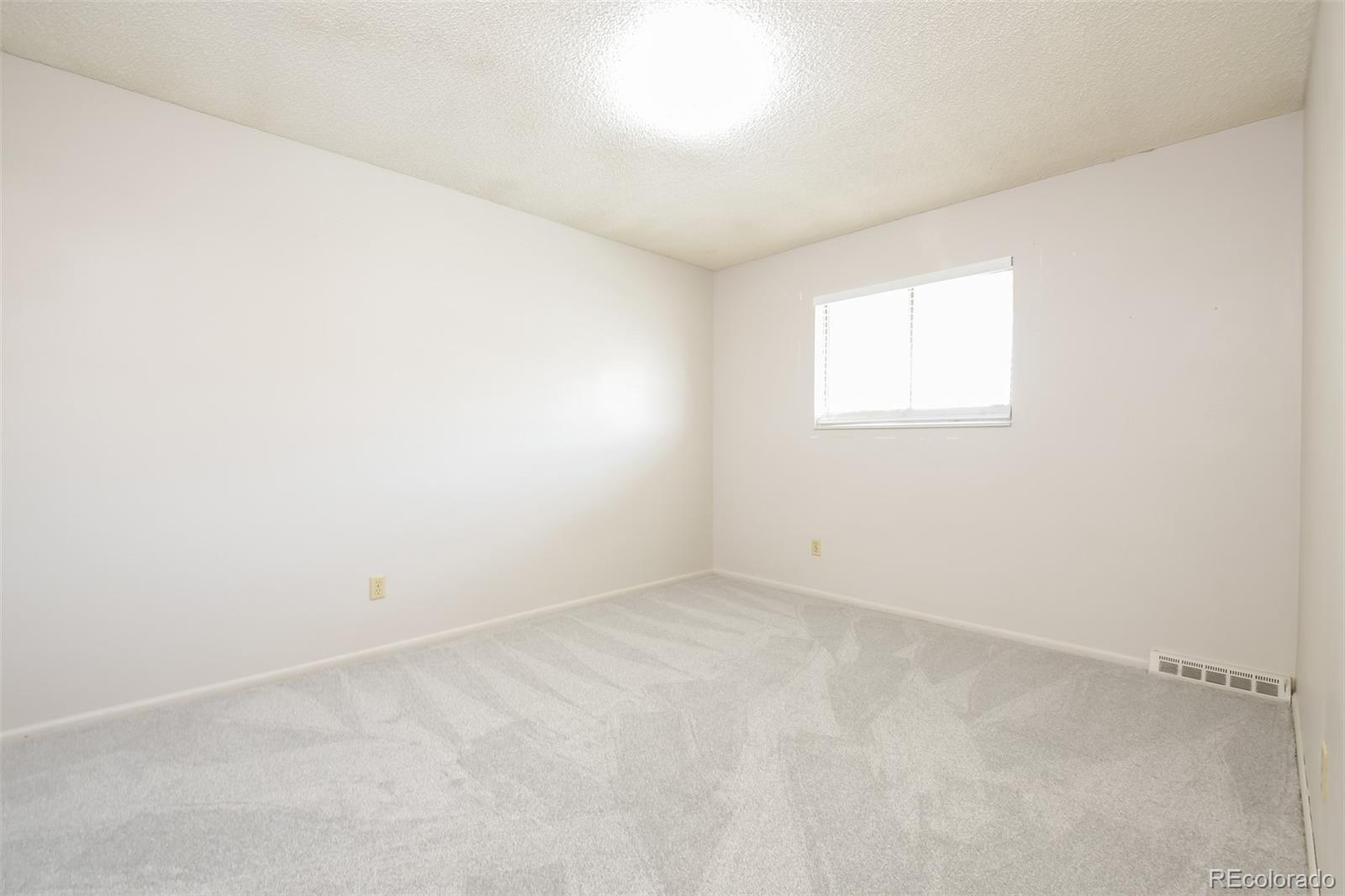 MLS Image #15 for 9054 e lehigh avenue,denver, Colorado