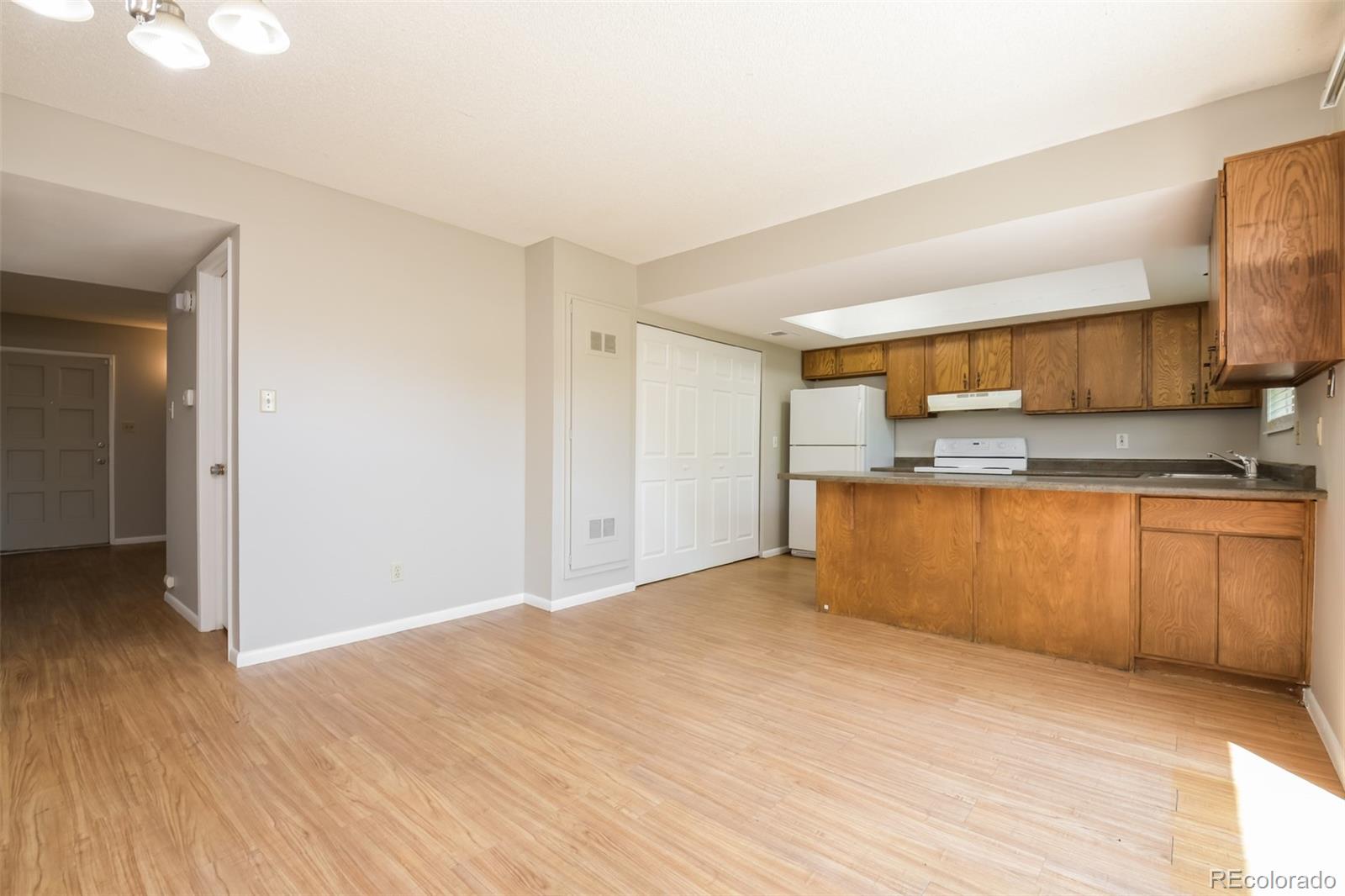 MLS Image #4 for 9054 e lehigh avenue,denver, Colorado