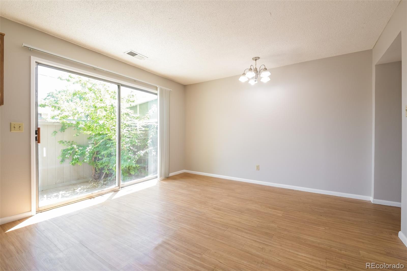 MLS Image #7 for 9054 e lehigh avenue,denver, Colorado