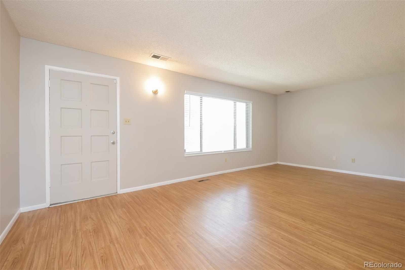 MLS Image #9 for 9054 e lehigh avenue,denver, Colorado