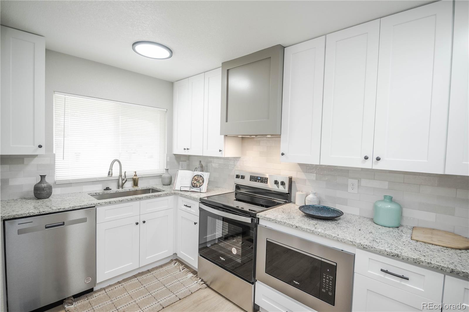 MLS Image #11 for 1150 s taos way,denver, Colorado