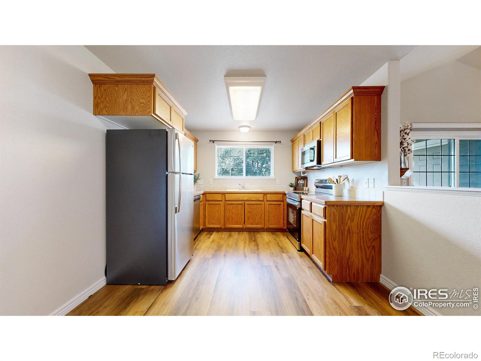MLS Image #13 for 1335  lake circle,windsor, Colorado