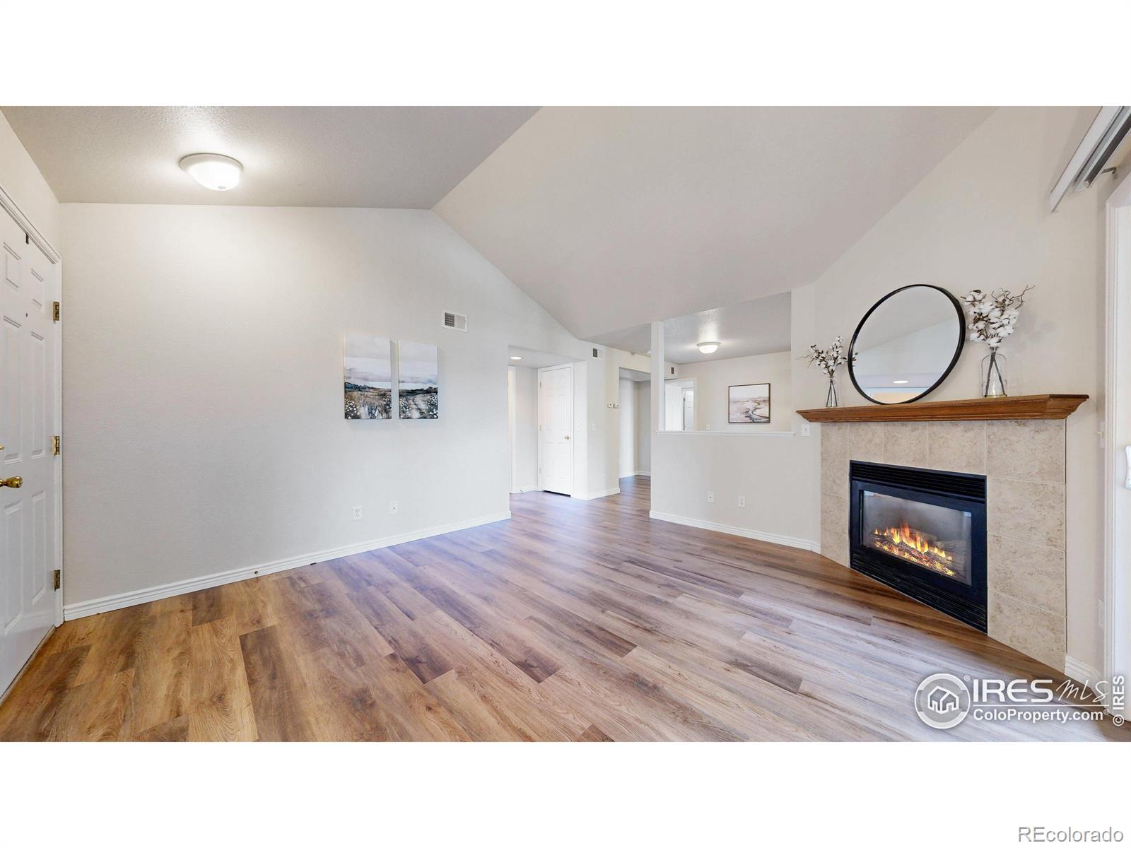 MLS Image #4 for 1335  lake circle,windsor, Colorado