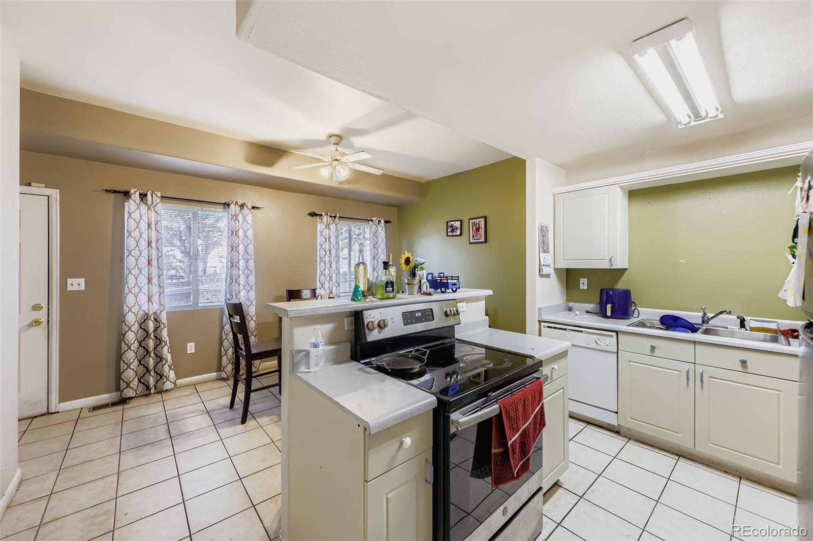 MLS Image #4 for 2626  devonshire court,denver, Colorado