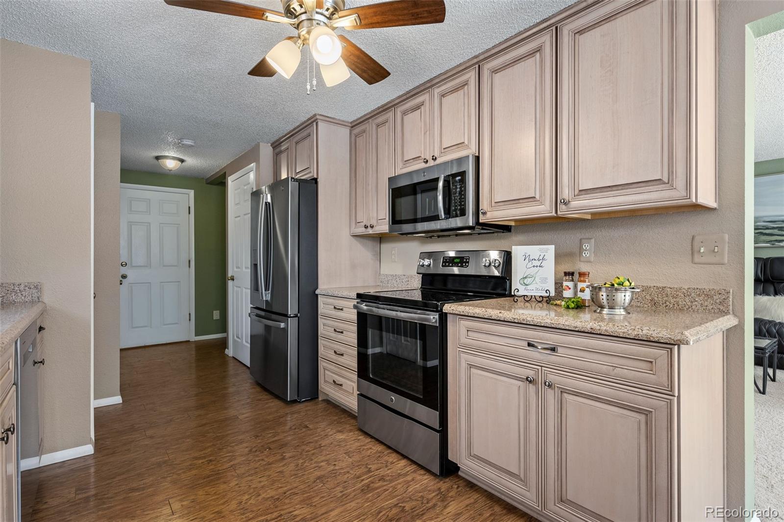 MLS Image #10 for 22276 e oberlin place,aurora, Colorado
