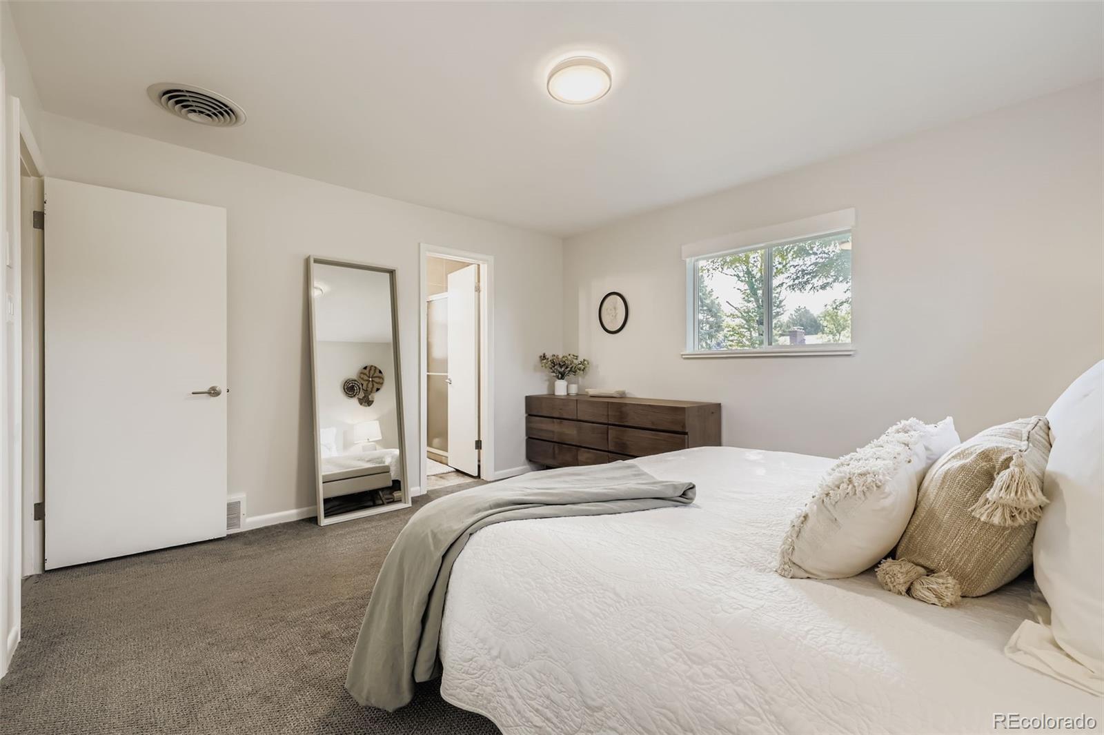 MLS Image #12 for 633 w longview avenue,littleton, Colorado