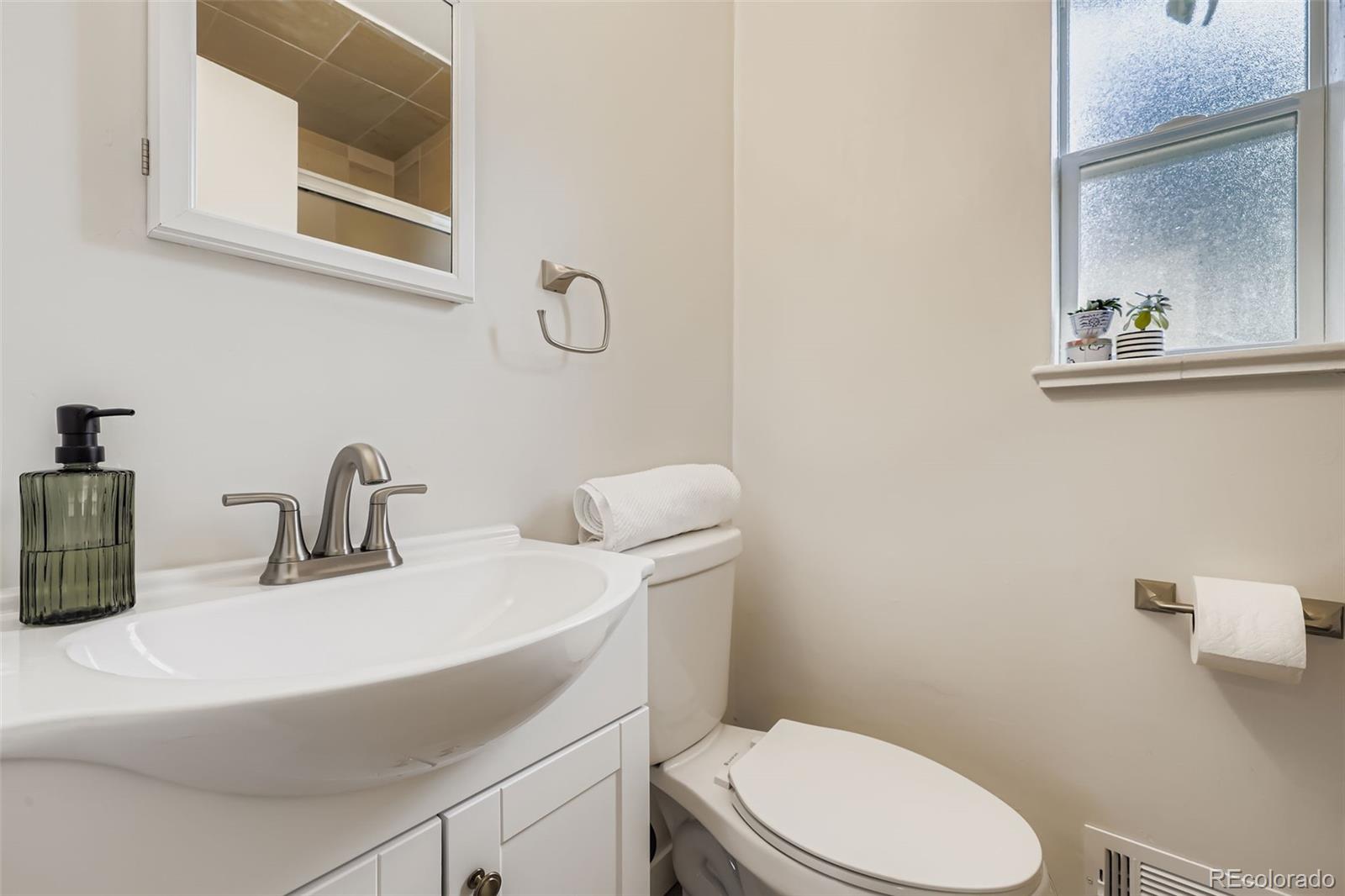 MLS Image #13 for 633 w longview avenue,littleton, Colorado