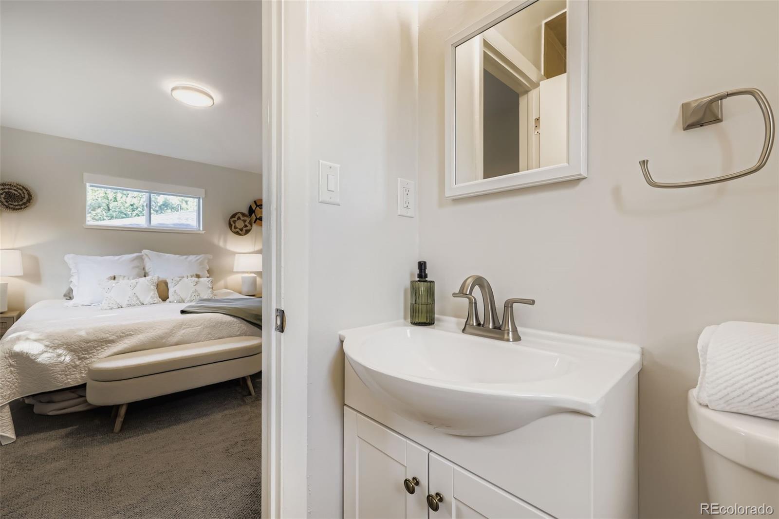 MLS Image #14 for 633 w longview avenue,littleton, Colorado