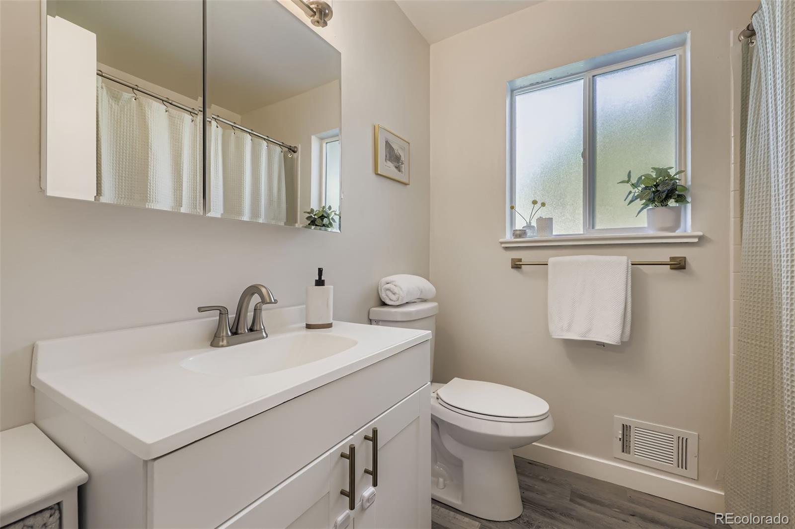 MLS Image #17 for 633 w longview avenue,littleton, Colorado