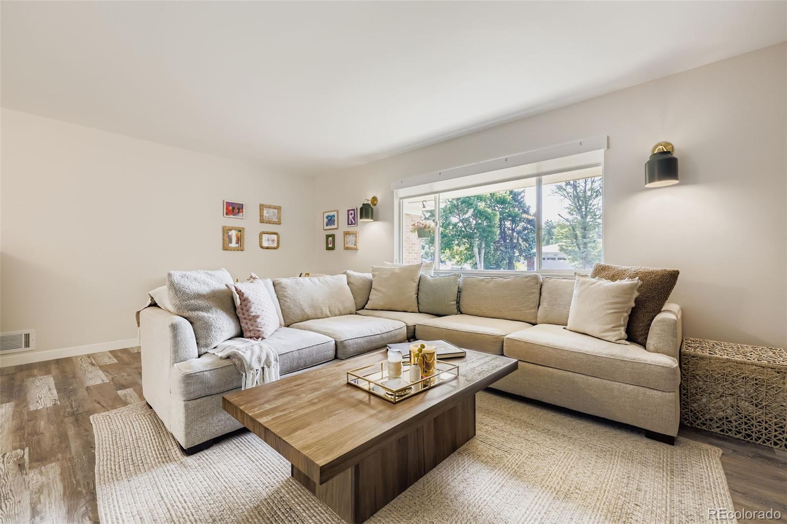 MLS Image #4 for 633 w longview avenue,littleton, Colorado