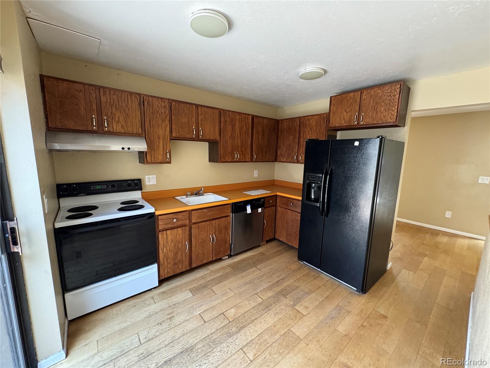 MLS Image #5 for 9356 w utah place,lakewood, Colorado