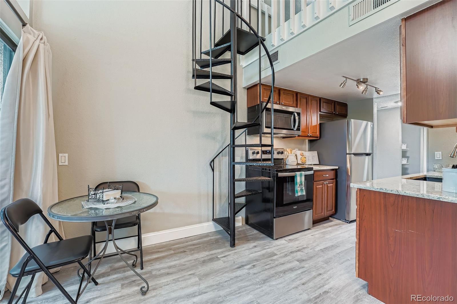 MLS Image #10 for 9817 e peakview avenue,englewood, Colorado
