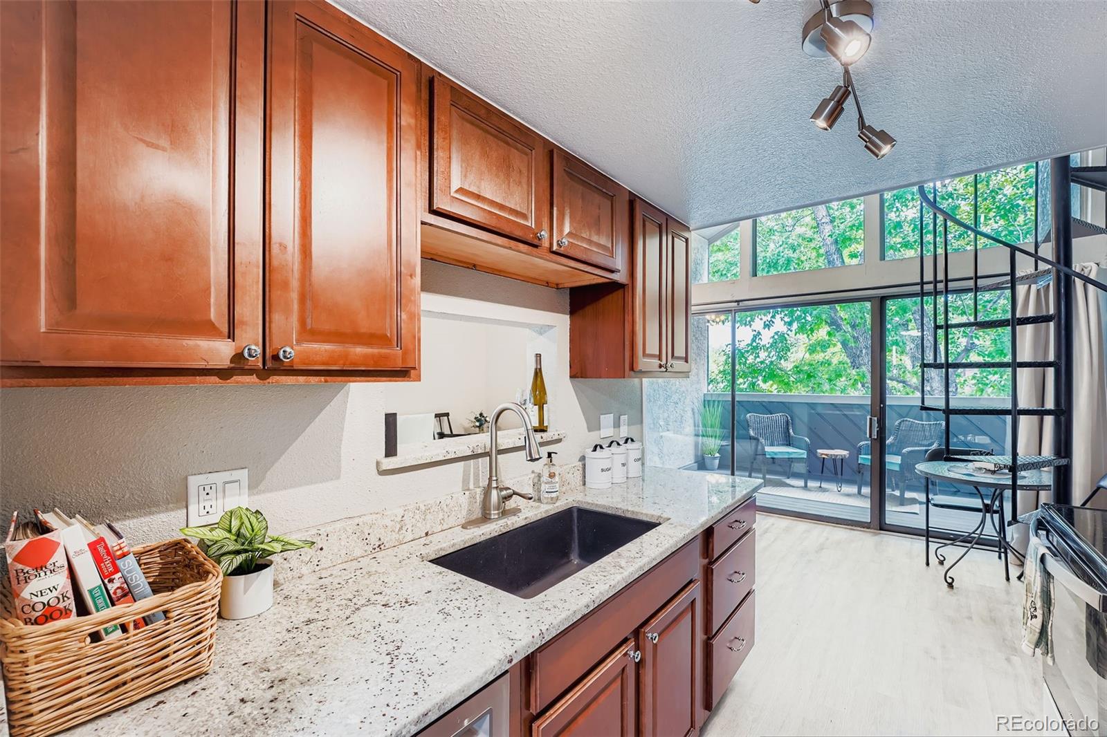MLS Image #11 for 9817 e peakview avenue,englewood, Colorado
