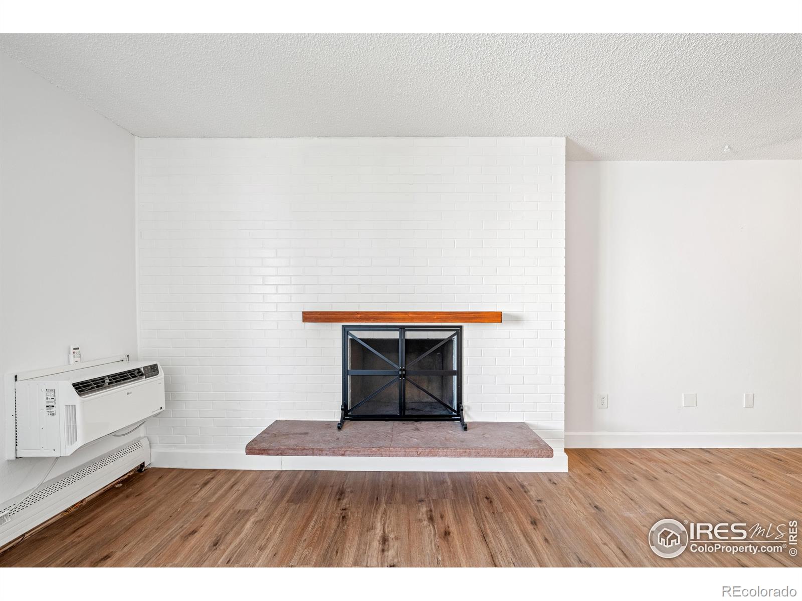 MLS Image #11 for 4110  hale parkway,denver, Colorado