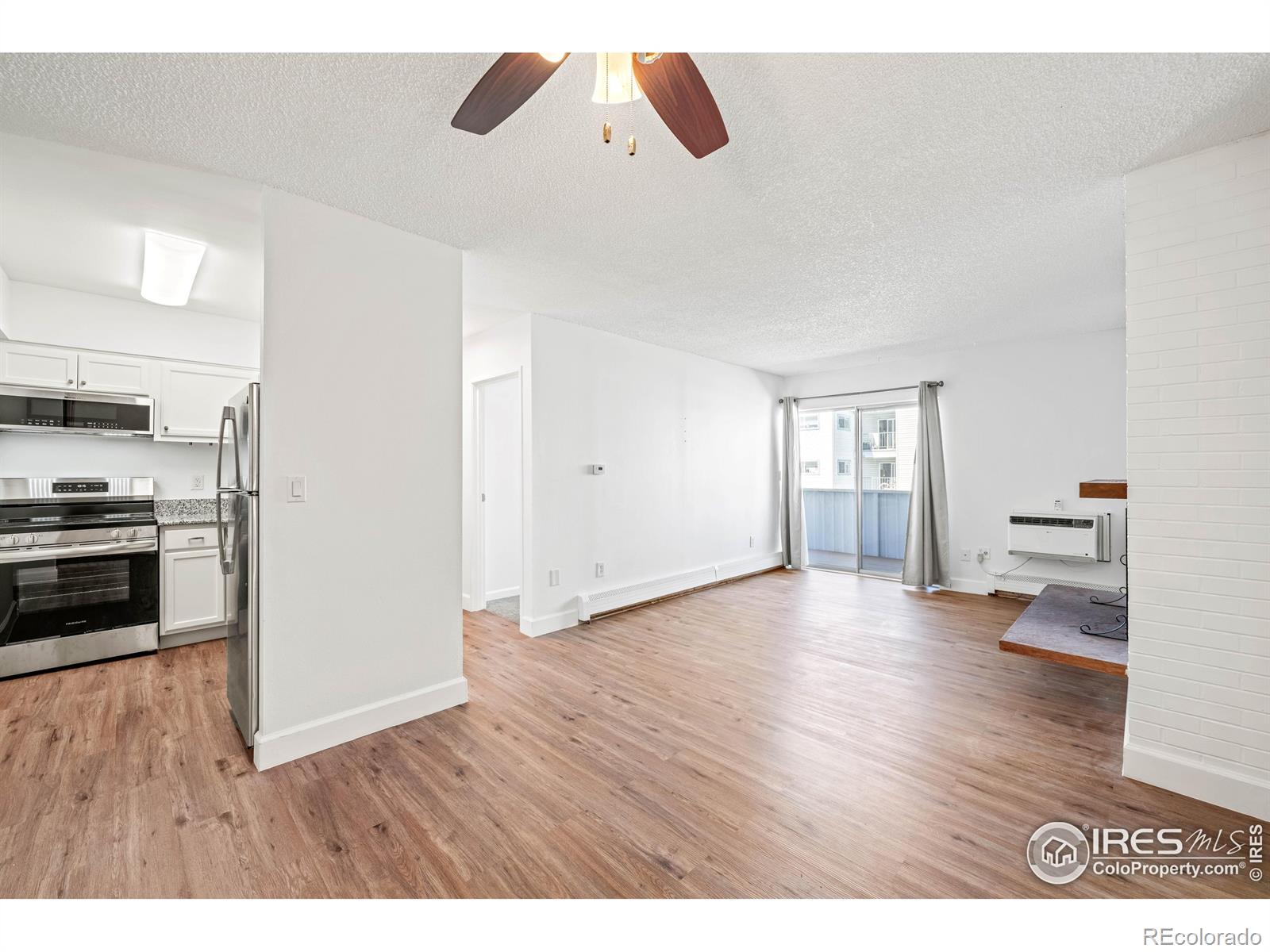 MLS Image #3 for 4110  hale parkway,denver, Colorado