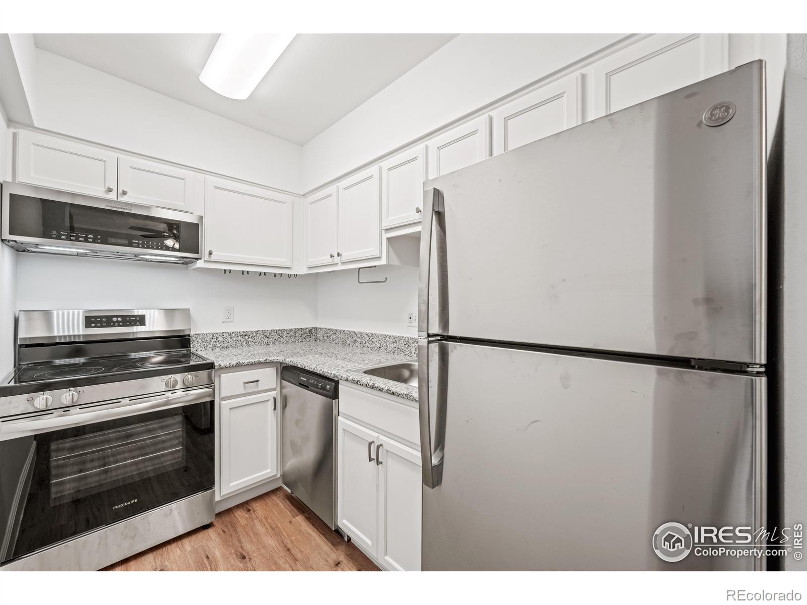 MLS Image #4 for 4110  hale parkway,denver, Colorado