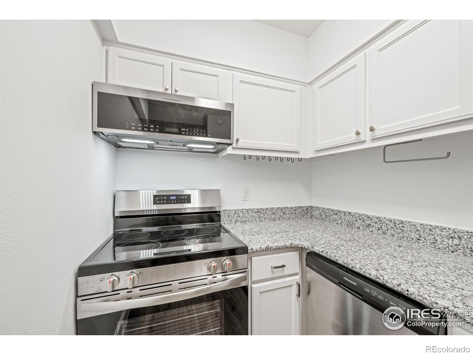 MLS Image #7 for 4110  hale parkway,denver, Colorado
