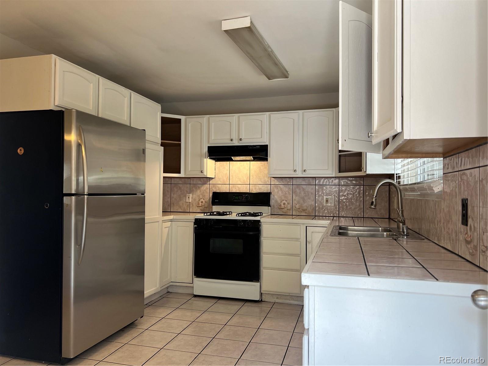 MLS Image #43 for 5526  carson street,denver, Colorado